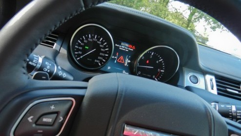 De nieuwe Evoque is een belangrijke aanwinst in de modelfamilie Range Rover. Met vernieuwend design, compactere proporties en een prettiger prijskaartje kan het merk een compleet nieuwe doelgroep trak