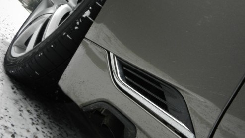 De Porsche Panamera en Maserati Quattroporte hebben er sinds kort een bijzondere tegenstander bij: de Fisker Karma. Wel eens van gehoord? Een elektrisch aangedreven Gran Turismo voorzien van alle luxe