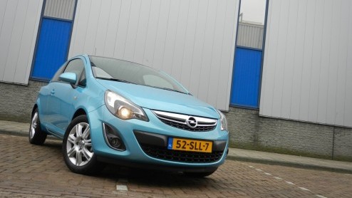 Het zal geen nieuws zijn dat je met een auto op LPG stukken voordeliger kan rijden. Bij de driedeurs Corsa 1.2 LPG gaat die vlieger dubbel op want die is ook nog eens BPM- en wegenbelastingvrij. Zo'n