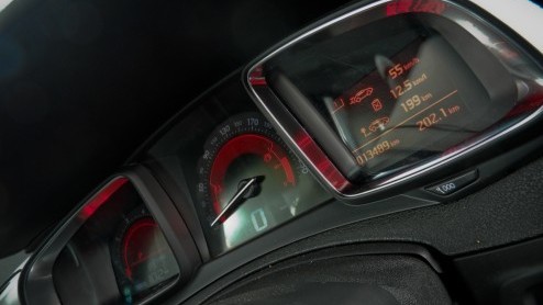 De nieuwe Citron DS5 is geen auto die zomaar in een hokje te plaatsen valt. En daar zijn de Fransen ongetwijfeld heel blij mee. Is het een sportieve crossover of toch vooral een vijfdeurs eye-catcher