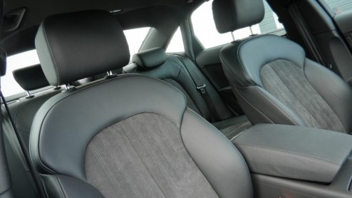 Nadat Lexus en Infiniti het kunstje hebben voorgedaan komt nu ook Audi met een hybride sedan. In tegenstelling tot de Japanners is bij de A6 Hybrid voor maximale efficintie geen zescilinder maar een
