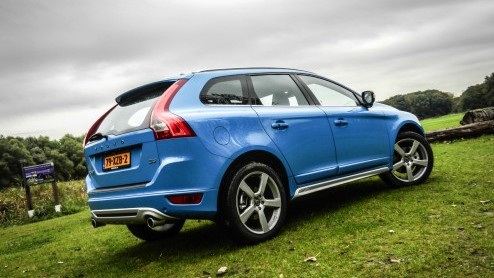 Voor Mercedes-Benz is de Volvo XC60 de grootste concurrent van de GLK-Klasse, die onlangs fijntjes is bijgepunt. Hoewel ze in design volledig hun eigen weg bewandelen, zijn beiden zeer comfortgericht.