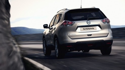 Nieuwe Nissan X-Trail komt in de zomer van 2014 op de markt als vijf- en zevenzitter. Positie in gamma tussen Qashqai en Murano. Meer crossover dan SUV.