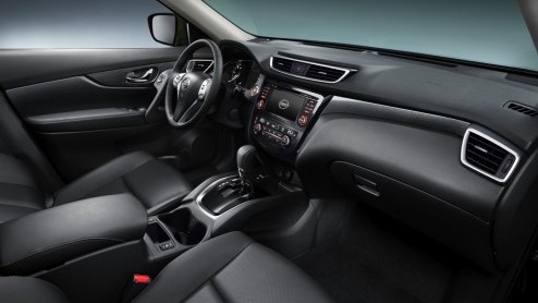 Nieuwe Nissan X-Trail komt in de zomer van 2014 op de markt als vijf- en zevenzitter. Positie in gamma tussen Qashqai en Murano. Meer crossover dan SUV.