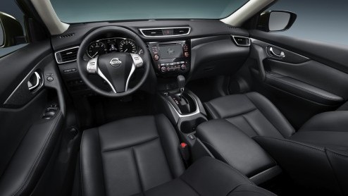 Nieuwe Nissan X-Trail komt in de zomer van 2014 op de markt als vijf- en zevenzitter. Positie in gamma tussen Qashqai en Murano. Meer crossover dan SUV.