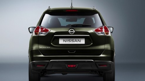 Nieuwe Nissan X-Trail komt in de zomer van 2014 op de markt als vijf- en zevenzitter. Positie in gamma tussen Qashqai en Murano. Meer crossover dan SUV.