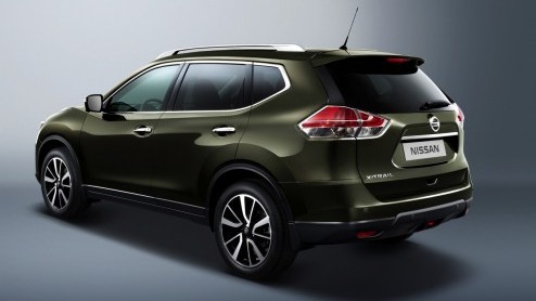 Nieuwe Nissan X-Trail komt in de zomer van 2014 op de markt als vijf- en zevenzitter. Positie in gamma tussen Qashqai en Murano. Meer crossover dan SUV.
