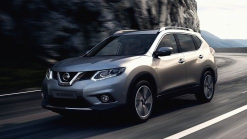 Nieuwe Nissan X-Trail komt in de zomer van 2014 op de markt als vijf- en zevenzitter. Positie in gamma tussen Qashqai en Murano. Meer crossover dan SUV.