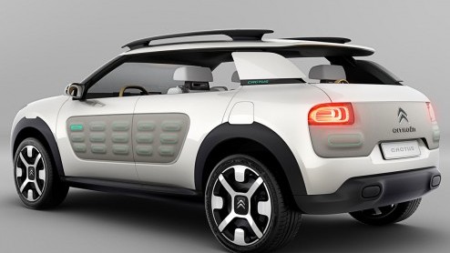 Citroen heeft de eerste beelden van de Cactus de wereld rond gestuurd, die model staat voor de toekomstige C-lijn van de fabrikant. Een afgeleide van deze Cactus komt medio volgend jaar als C4 Cactus.