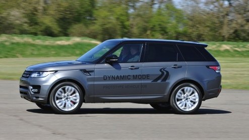 Eerste indruk van de nieuwe Range Rover Sport. Doet hij zijn naam nu eer aan? Wij zochten het uit in Gaydon.