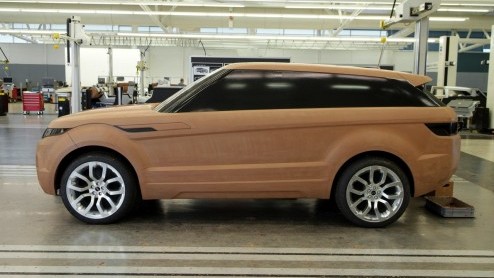 Eerste indruk van de nieuwe Range Rover Sport. Doet hij zijn naam nu eer aan? Wij zochten het uit in Gaydon.