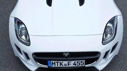 Rij-indruk met de nieuwe Jaguar F-TYPE. Zet hij het vuur aan de schenen van een 911 en R8?