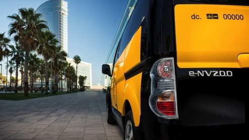 Nissan e-NV200 als taxi in Barcelona voorgesteld.