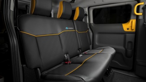 Nissan e-NV200 als taxi in Barcelona voorgesteld.