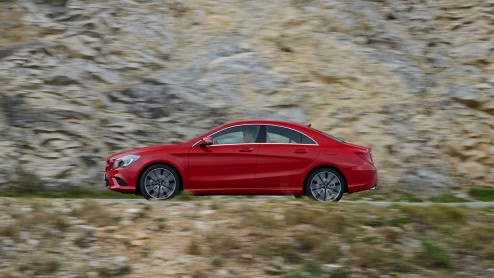 Aan de vooravond van Detroit mochten we 'm al even bezichtigen en zojuist hebben we er mee gereden: de Mercedes-Benz CLA.