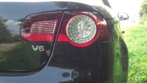 Net als andere merken begreep Volkswagen het theoretische voordeel van een coupe-cabriolet met stalen dak; het beste van twee werelden gecombineerd. Hoewel het niet altijd een estetisch voordeel oplev