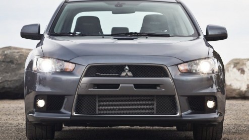 De ontwikkeling van de nieuwe generatie Mitsubishi EVO XI neemt een verrassende wending. De topman van het merk heeft zelf aangegeven een hybride-aandrijflijn in gedachten te hebben!