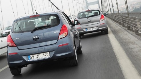 Stilstand is achteruitgang. En daar houden ze bij Hyundai niet van. Daarom heeft de i20 na zon drienhalf jaar een opfrisser gekregen. Geeft dat de compacte Koreaan weer een duwtje in de rug?