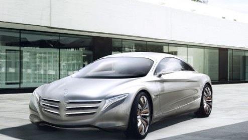 Nadat we vorige week konden melden dat Mercedes-Benz met een bijzondere concept car de show in Frankfurt zou stelen is het nieuws nu boven water; op de IAA staat de Mercedes F125 Concept met brandstof