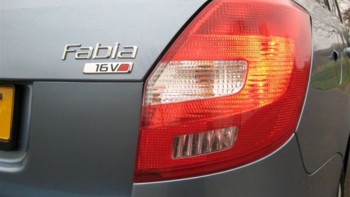 De nieuwe Skoda Fabia is nu een paar maanden op de markt. Van de vorige generatie was naast een hatchback ook een sedan en een stationwagon  Combi - in het modelgamma opgenomen. Dat er een nieuwe Fab