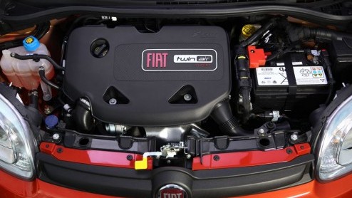 Nu de nieuwe Panda bij de dealer staat is Fiat niet te beroerd een introductiekorting aan te bieden. Tijdelijk is de TwinAir 85 motorisering leverbaar vanaf 8990 euro. Normaal is dat meer dan tien mil