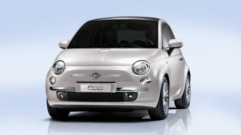 Wederom goed nieuws voor Fiat 500 liefhebbers! De productie wordt aanzienlijk verhoogd. Dat mocht ook wel, want hij is bijna nergens aan te slepen. Eind november staat de 500 bij ons in de showrooms.