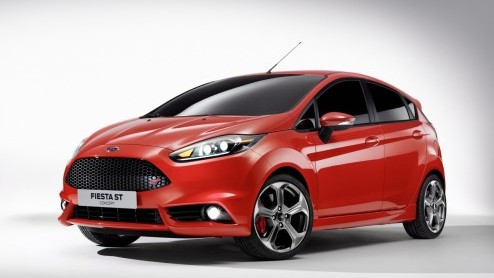 Nieuwe afbeeldingen van de Ford Fiesta ST Concept bewijzen dat de sportieve hatchback ook als vijfdeurs op de markt kan koment. De officile onthulling van het studiemodel is over twee weken.