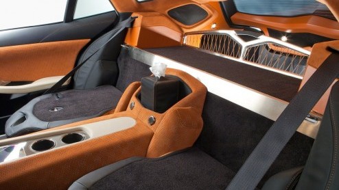 Fisker verrast in Frankfurt met de Surf, een hele vlotte stationwagon die ze zelf graag een shooting break noemen. Het merk maakt haast met dit tweede model en stuurt eind 2012 de eerste exemplaren de