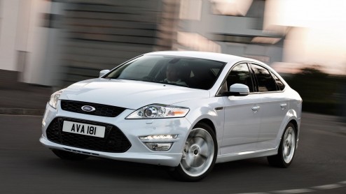 Ford gaat de 2.0 Ecoboost motor met 203 en 240 pk ook koppelen aan een zesbak. Tot nu toe waren beide turbomotoren alleen met de Powershift transmissie leverbaar. Voor de Mondeo en S-MAX komt daar teg