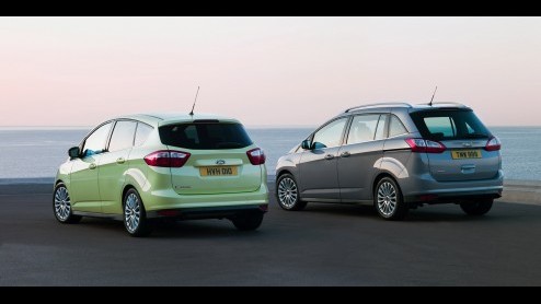 Vanaf medio oktober zijn ook de Ford C-MAX en Grand C-MAX met Fords 1.0 liter EcoBoost-benzinemotor leverbaar. De 100 en 125 pk variant scoren de laagste verbruikswaarden in hun klasse en komen in aa