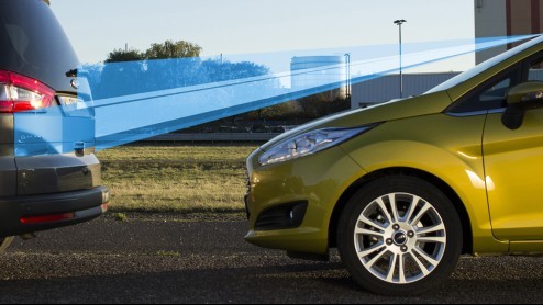 Met een opgefrist uiterlijk, een opgewaardeerd interieur en vier nieuwe driecilinder-motoren, kan de Ford Fiesta weer een flinke tijd mee.