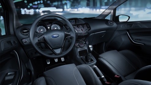 De sportieve Fiesta Metal die Ford in een gelimiteerde oplage van 300 stuks heeft uitgeleverd, wordt een vaste kracht in het programma. De dealers hoeven geen nee meer te verkopen en zetten de Metal