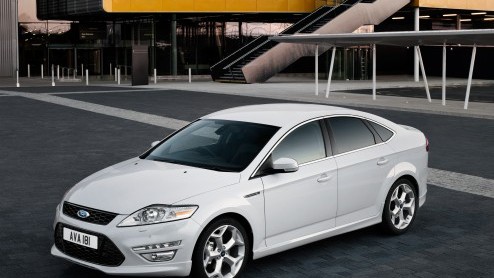 Ford voorziet de Mondeo, S-MAX en Galaxy met 1.6 Ecoboost turbomotor voortaan standaard uit met start/stop-techniek. Het systeem levert een brandstofbesparing op van maximaal 10 procent en levert een