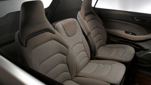 Nieuwe Ford S-MAX komt er aan op IAA 2013. Ford is voornemens de S-Max te gaan vervangen door een nieuwe generatie. Op de IAA geeft de fabrikant ons alvast een eerste indruk.