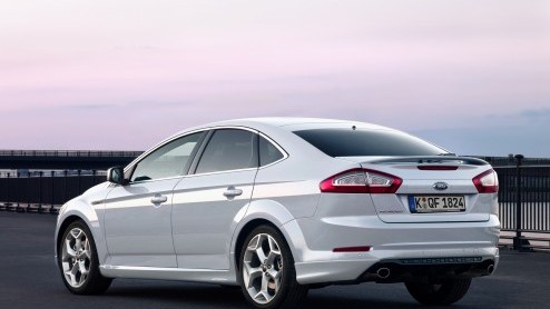 De Ford Mondeo viert zijn 20-jarig jubileum. Sinds zijn introductie in 1993 heeft Ford in Europa meer dan 4,5 miljoen exemplaren weten te slijten. Reden voor een feestje, zou je denken.