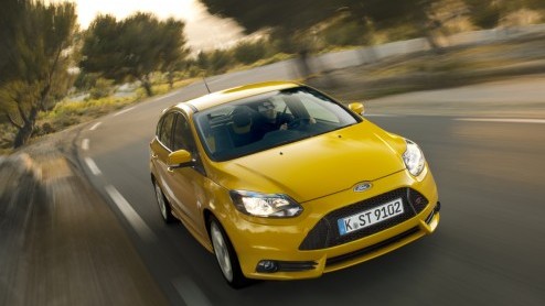 Vanaf september is het zo ver, dan komt de nieuwe Ford Focus ST naar Nederland. Ook als Wagon. Prijzen beginnen bij 33.135 euro. Das niet al teveel geld voor 250 pk en een top van bijna 250 km/u