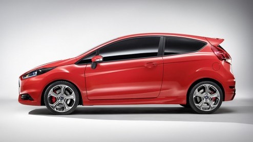 Na de Focus ST mogen we nu ook (eindelijk!) aan de Fiesta ST proeven. Dat de gepeperde versie van het succesnummer nog een Concept wordt genoemd, doet er niets aan af. Kern van de zaak: 180 pk!