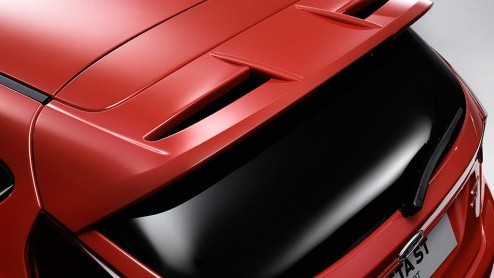 Na de Focus ST mogen we nu ook (eindelijk!) aan de Fiesta ST proeven. Dat de gepeperde versie van het succesnummer nog een Concept wordt genoemd, doet er niets aan af. Kern van de zaak: 180 pk!