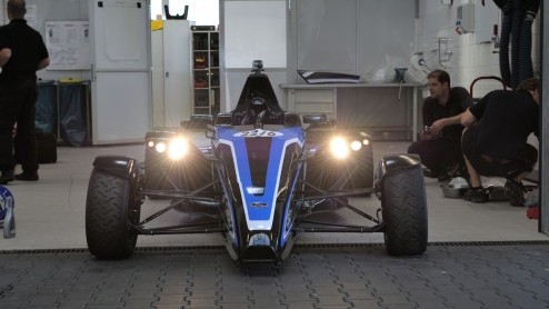 Wat kun je allemaal doen met een 1.0 liter Ecoboost van Ford? Nou, de driecilinder opvoeren naar 205 pk, een race-auto eromheen bouwen en dan een rondje over de Nrburgring doen, bijvoorbeeld. Wat lev