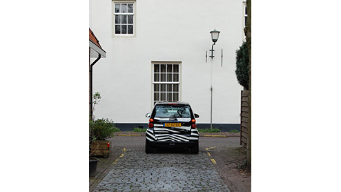 Er zijn van die autos waar je helemaal lyrisch van bent, of juist totaal niet bekoren kan. De smart fortwo is daar n van. Zijn compacte afmetingen en kekke interieur maken m eigenzinnig en praktis