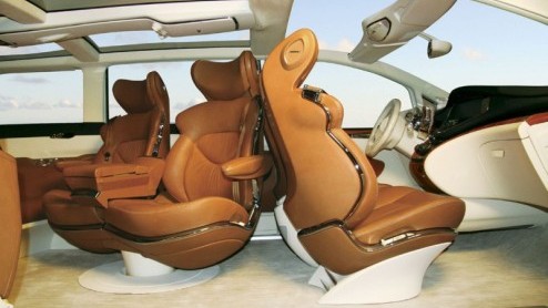 Nissan onthult volgende maand op de Detroit Motor Show een nieuwe grote MPV, onder de naam Forum. Gezien het formaat en het concept van de auto moet hij een prettig samenzijn opleveren. Hij volgt da
