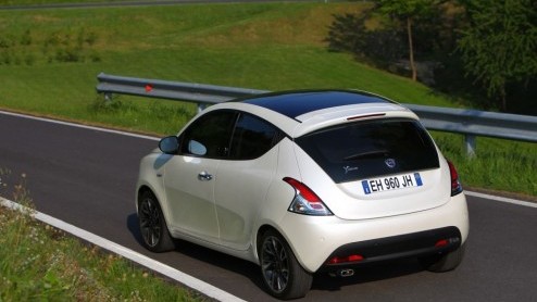 Lancias nieuwe Ypsilon  eind deze maand bij de dealer  wordt ook leverbaar met een 1.2 BiFuel motor geschikt voor LPG. Deze is net als de TwinAir belastingvrij en verkrijgbaar vanaf 15.000 euro.