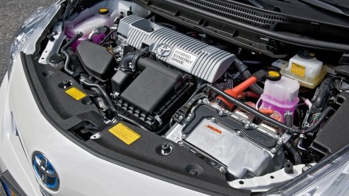 De Toyota Prius Wagon is nog net niet op de markt of de importeur kondigt klein nieuws aan, met grote gevolgen. Door de CO2-uitstoot van de nieuwe ruime Prius met een(!) gram te verlagen verzekert de
