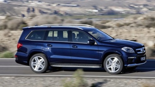 Een van de vele nieuwe modellen die Mercedes-Benz dit jaar zal introduceren is de nieuwe GL-Klasse. De comfortabele luxe-kolos wordt deze week in New York gepresenteerd maar lekte voortijdig uit.