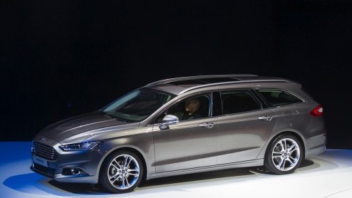 De nieuwe Ford Mondeo heeft zich al even laten zien en debuteert officieel in Parijs. Beelden van de Wagon waren er nog niet. Tot vandaag. Goed nieuws voor het overgrote deel (potentile) Mondeo-rijde