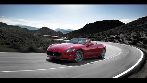 Maserati heeft van de succesvolle GranCabrio convertible een nog sportievere versie op de markt gebracht: de GranCabrio Sport. Met meer vermogen, een sneller werkende versnellingsbak en een onderschei