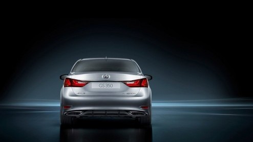 Nu is hij officieel; de nieuwe Lexus GS. Op Pebble Beach Concours dElegance in Californi is de nieuwe sedan als GS 350 onthuld. Deze is vrijwel identiek aan de hybrideversie die voor ons land geplan