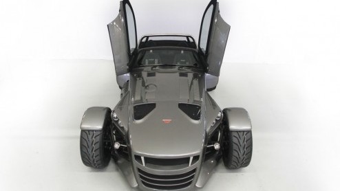 De liefhebbers hebben er met spanning naar uitgekeken. Maar, hij is er! Na twee-en-een-half jaar ontwikkelen heeft Donkervoort Automobielen uit Lelystad de volgende generatie open sportwagens gepresen