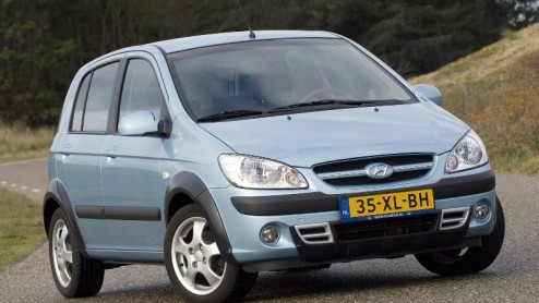 Hyundai breidt het gamma van de Getz uit met een sportievere variant, de Sport. Met een kleine 100 pk en sportieve accenten spelen de Koreanen in op de vraag naar sportief en dynamisch getinte modelle