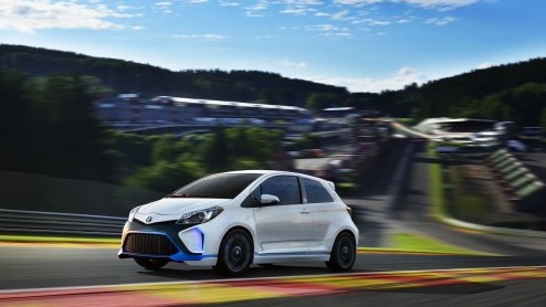 Toyota Yaris Hybrid-R met 300 pk en 420 Nm naar IAA 2013. Hoe snel hij is, dat verklapt Toyota nog niet....